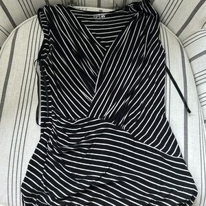 Apt.9 shirt size medium women’s